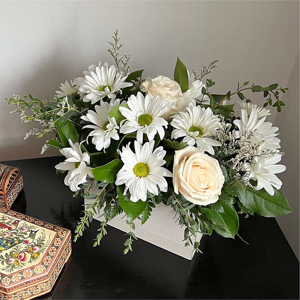 Fresh Linen Box Bouquet – Baldwin Park Florist, Baldwin Park CA