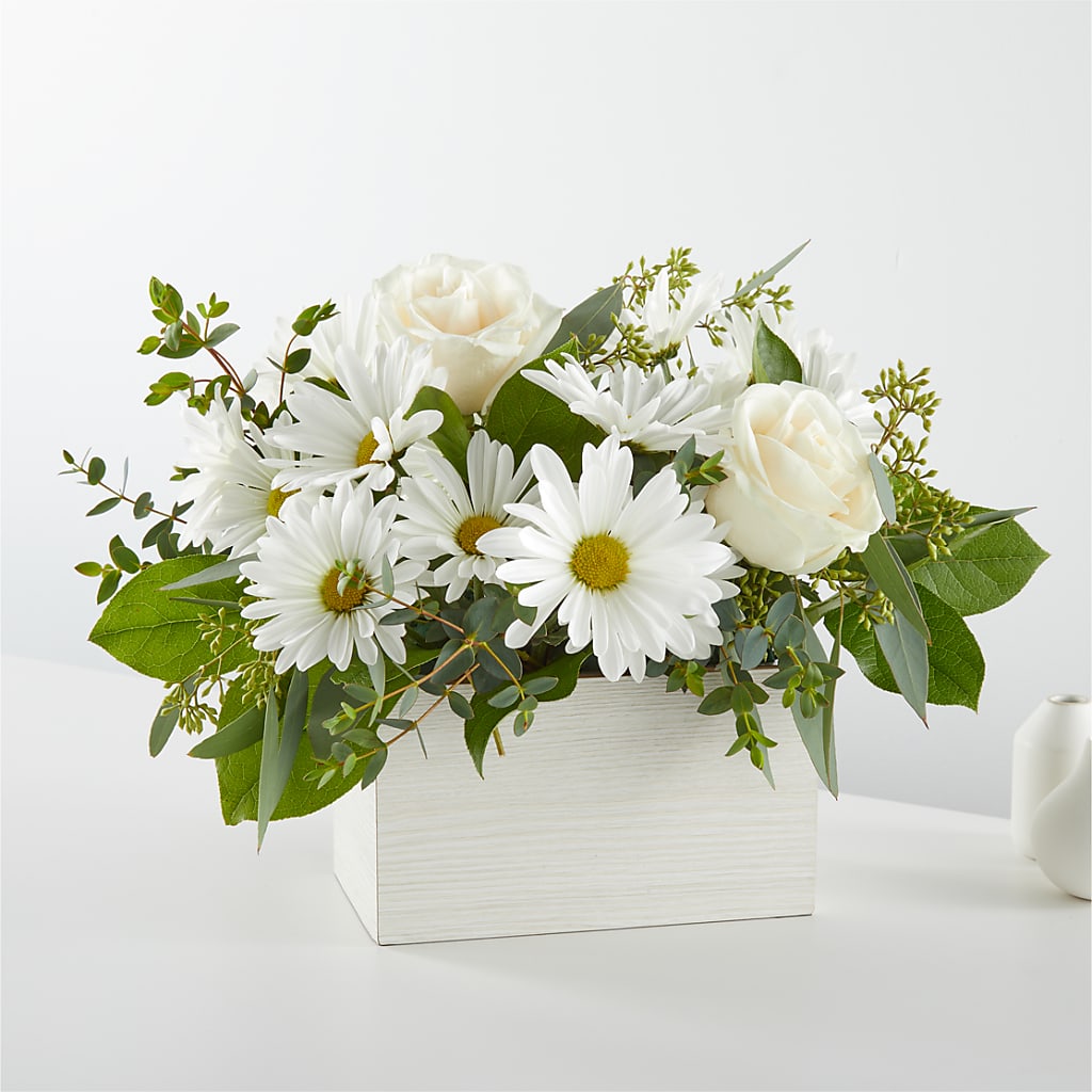 Fresh Linen Box Bouquet –  Baldwin Park Florist, Baldwin Park CA